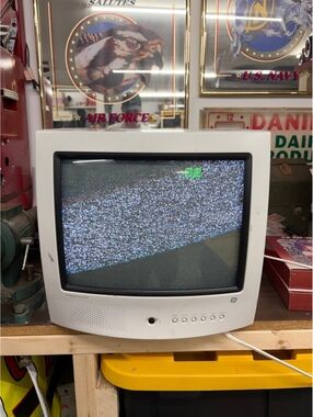 General Electric Commercial Skip CRT TV Model 13gp243